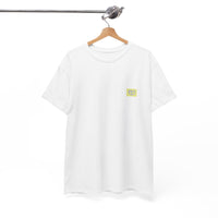 „Weißes NEW WAVE Era T-Shirt von CLR Outdoor GmbH mit kleinem rechteckigen Logo-Print in Gelb-Grün auf der linken Brust"